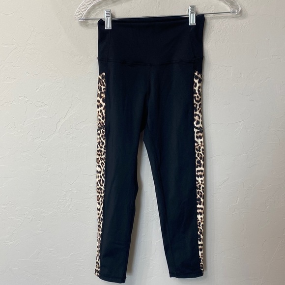 Zyia black animal print crop leggings size 4. - Picture 1 of 8